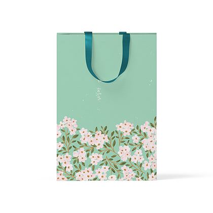 Пакет подарочный "Цветы на зеленом фоне" 15х22х8 см